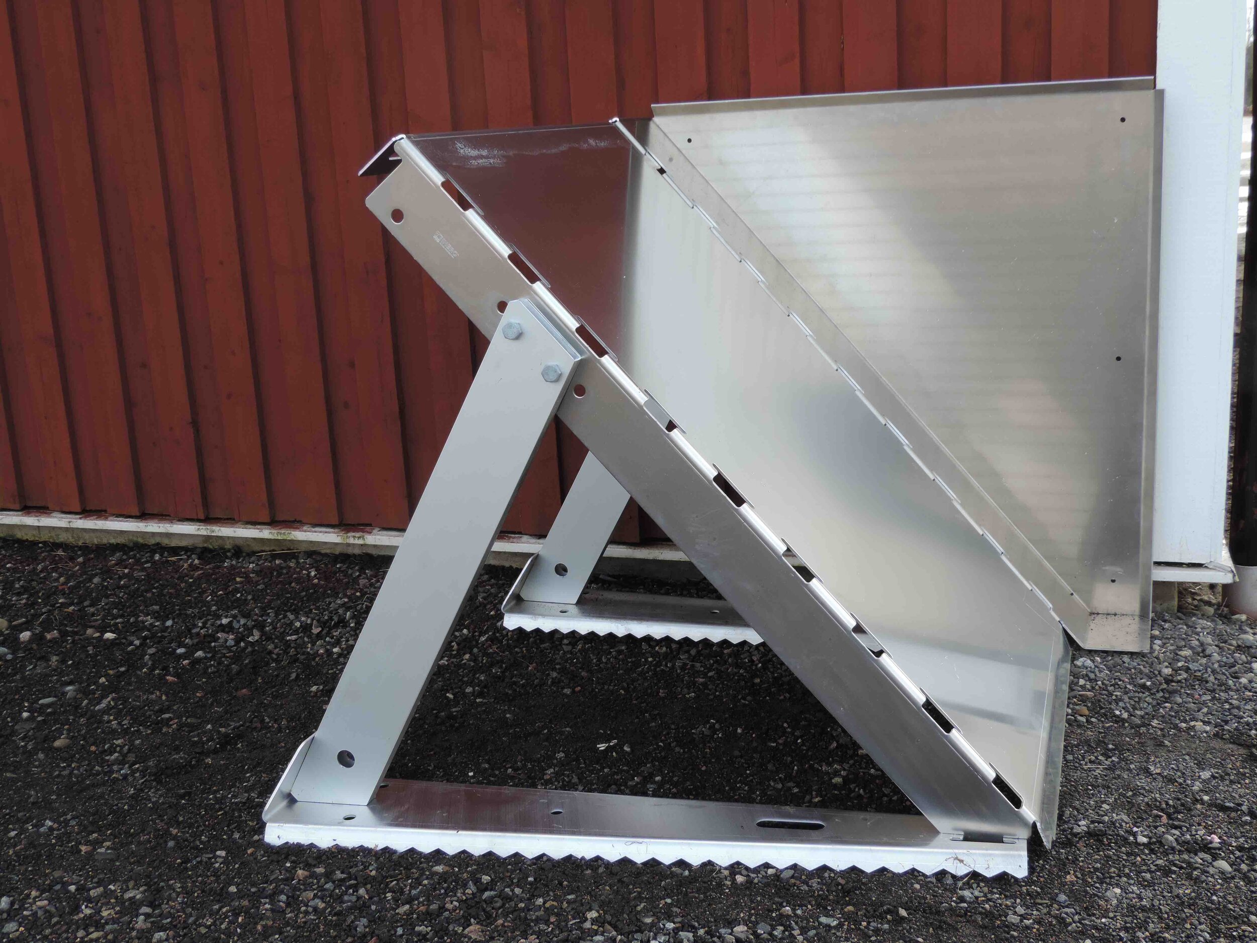 Inero wall mount for buildings and bridge foundations